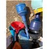 Image 3 : BOX OF OIL FUNNELS
