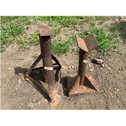 2 JACK STANDS