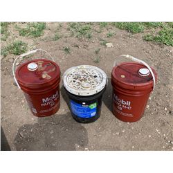 3 BUCKETS OF HYDRAULIC/GEAR OIL