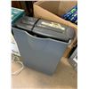 Image 2 : 3 PAPER SHREDDERS WORKING