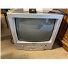 Image 2 : BOX TV - 15" W/BUILT IN DVD W/ REMOTE-WORKS WELL