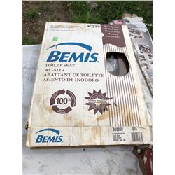 NEW WOODEN TOILET SEAT