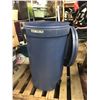 Image 1 : BLUE RUBBERMAID GARBAGE BIN C/W 4 HOSES