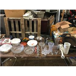 SERVING DISHES+4 VASES+5 BOWLS+COOKING PLATE+SALT PEPPER SHACKER+BRAUN HAND MIXER+COASTERS+HOUSEHOLD