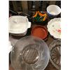 Image 3 : SERVING DISHES+4 VASES+5 BOWLS+COOKING PLATE+SALT PEPPER SHACKER+BRAUN HAND MIXER+COASTERS+HOUSEHOLD