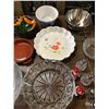 Image 4 : SERVING DISHES+4 VASES+5 BOWLS+COOKING PLATE+SALT PEPPER SHACKER+BRAUN HAND MIXER+COASTERS+HOUSEHOLD
