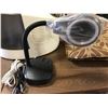 Image 2 : HAMILTON BEACH COOL MIST HUMIDIFIER+MAGNIFIERTABLE LAMP+2 CUSHIONS