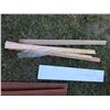 Image 2 : ASSORTED TRIM FOR FLOORING/WHITE VANITY FRONT/3 SHELF PIECES