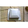 Image 3 : 4 PLASTIC ROOFING VENTS