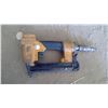 Image 1 : STANLEY BOSTITCH FINISHING STAPLER