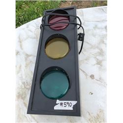 FLASHING TRAFFIC LIGHT