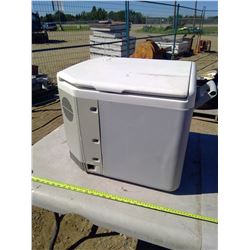 GREY/WHITE IGLOO COOLER
