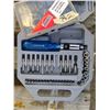 Image 2 : EXCHANGEABLE HEAD SCREWDRIVER, BITS, AND RATCHET SET