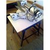 Image 5 : 120V SLIDING COMPOUND MITRE SAW ON TABLE