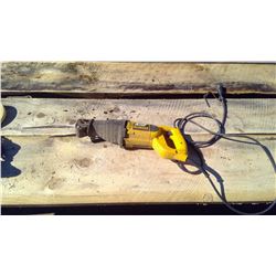DEWALT SABER SAW DW303