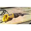 Image 3 : DEWALT SABER SAW DW303