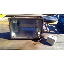 ONE OUTSIDE LIGHT WITH PARTS