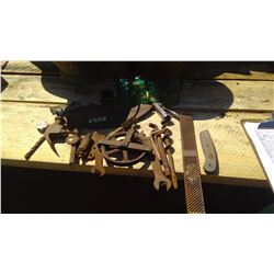 FOUR INSULATORS UNIQUE GRABHOE BLADE+HAMMER+PULLIES+ODS/ENDS