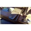 Image 6 : KENMORE SEWING MACHINE TAN/NUDE