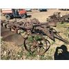 Image 6 : 4 BOTTOM ANTIQUE PLOW