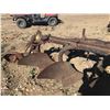 Image 8 : 4 BOTTOM ANTIQUE PLOW