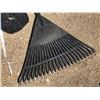 Image 3 : BRAND NEW GARDEN LEAF RAKE