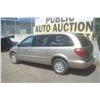 Image 2 : 2002 Chrysler Town and Country
