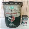 Image 1 : BA 5 GA OIL PAIL & FROSTCOP ANTI-FREEZE 1 QT CAN