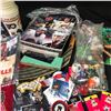 Image 2 : SPORTS FAN COLLECTIBLES/ SOUVENIRS LOT
