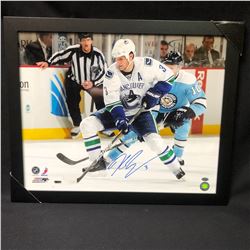 KEVIN BIEKSA SIGNED and FRAMED PHOTO (GAMEDAY HOLOGRAM)