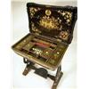 Image 2 : A PARCEL GILT AND CHINOISERIE DECORATED