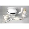 Image 1 : A GROUP OF MISCELLANEOUS TABLE ITEMS