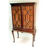 Image 2 : A GEORGIAN FIGURED OAK BOOKCASE ON STAN