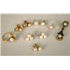 Image 1 : A GROUP OF YELLOW GOLD AND PEARL JEWELR