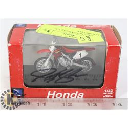 VILLAGE HONDA SCALE 1:32 MOTORCYCLE