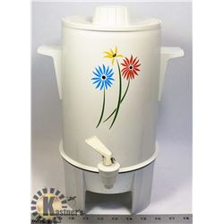 ELECTRIC COFFEE MAKER -USED  BUT STILL WORKS