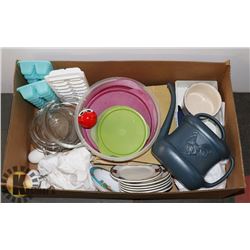 CASSEROLE DISHES, PLATES, SERVING BOWLS