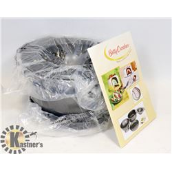 BETTY CROCKER BAKE N FILL CAKE PAN WITH