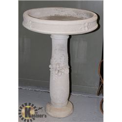 CONCRETE BIRDBATH 16 X 23