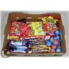 Image 1 : FLAT OF ASSORTED CHOCOLATE AND CANDY