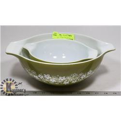 TWO VINTAGE PYREX MIXING BOWLS