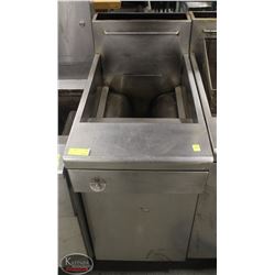QUEST NATURAL GAS DUAL-BASKET DEEP FRYER