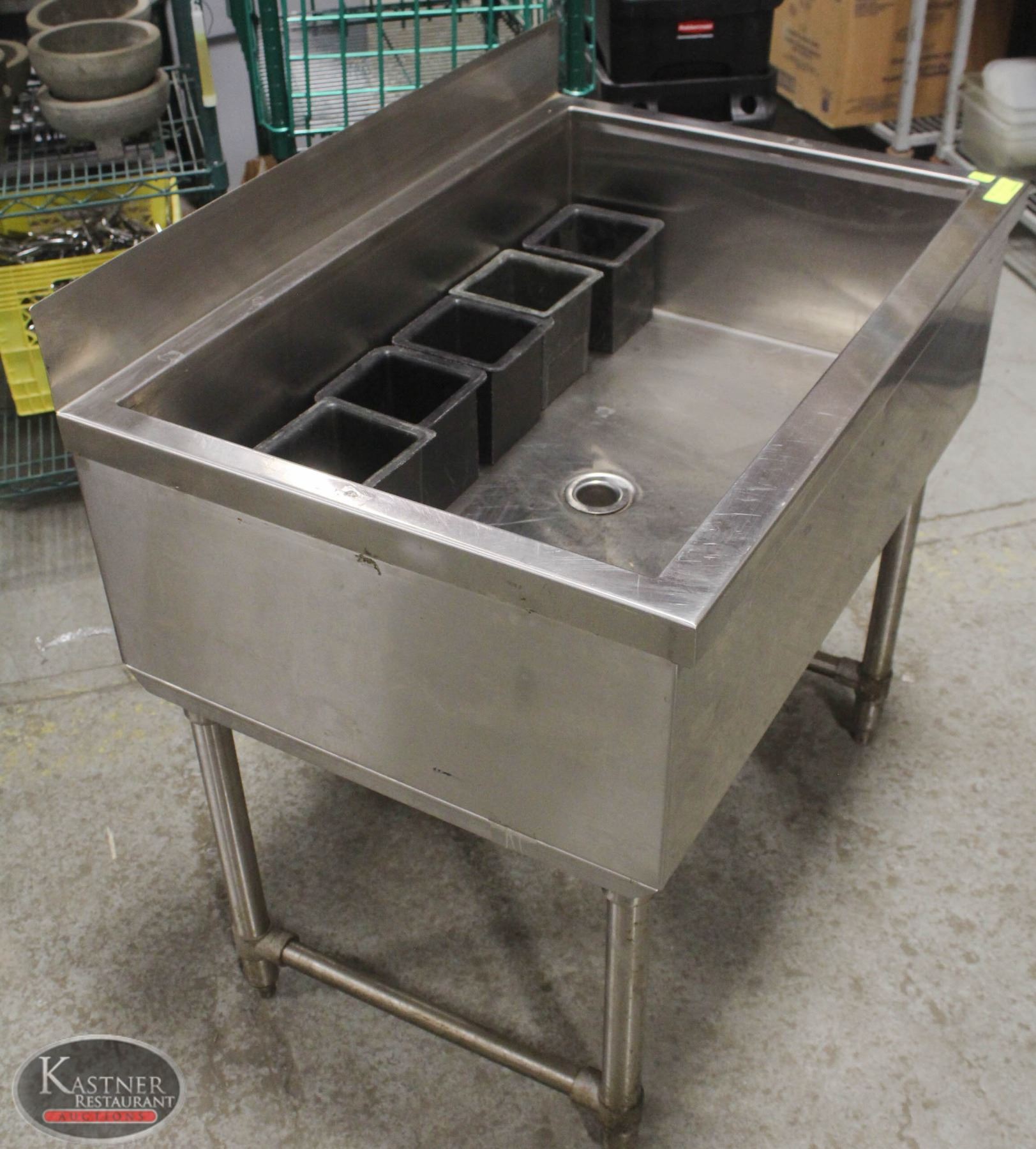 STAINLESS STEEL BAR WELL