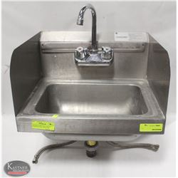 BAILIFF SEIZURE ADVANCE TABCO WALL MOUNT STAINLESS STEEL HAND SINK