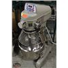 Image 1 : K23) BAILIFF SEIZURE GLOBE COMMERCIAL 20 QT MIXER