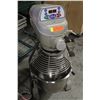 Image 2 : K23) BAILIFF SEIZURE GLOBE COMMERCIAL 20 QT MIXER