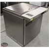 Image 3 : BAILIFF SEIZURE CONTINENTAL STAINLESS STEEL LIFT TOP PREP STATION