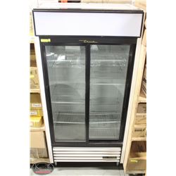 TRUE DUAL SLIDING DOOR COOLER, MODEL GDM-33-HC-LD