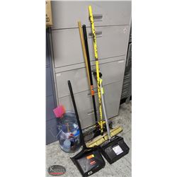 K57) BAILIFF SEIZURE LOT OF ASSORTED CLEANING TOOLS INCL: PUSH