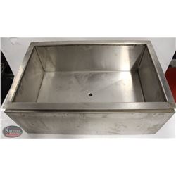 STAINLESS STEEL INSULATED COLD WELL. 22"X14"X9"